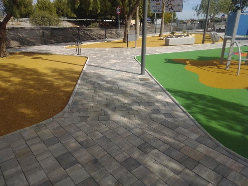 Adoquin Europa hierro_Parque de la Hispanidad_Tijola_ Almeria