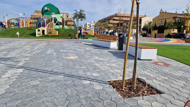 Adoquin Heagonal cibeles_Parque Drilo_Molina de Segura