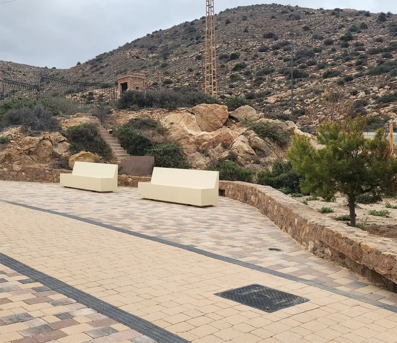 240629_MOB_BAN_ Banco Taray con respaldo_ SENDA PEATONAL CALA CORTINA_02