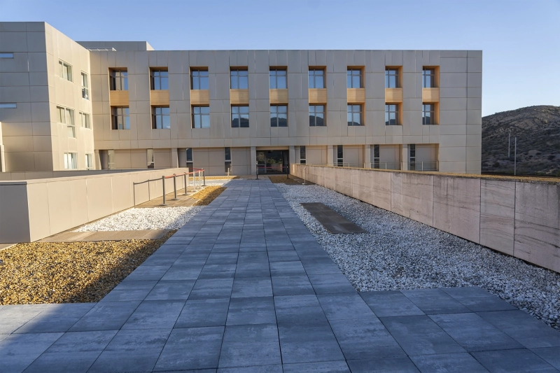 Baldosa Europa 40x60x6_Terraza transitable, Hospital Santa Lucia, Cartagena_02