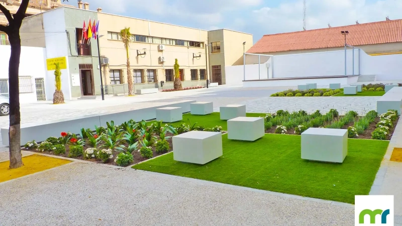 003_Jardin-La-Plaza-Llano-de-Brujas_Cubo-Taray_002 mobiliario urbano Taray® cubo