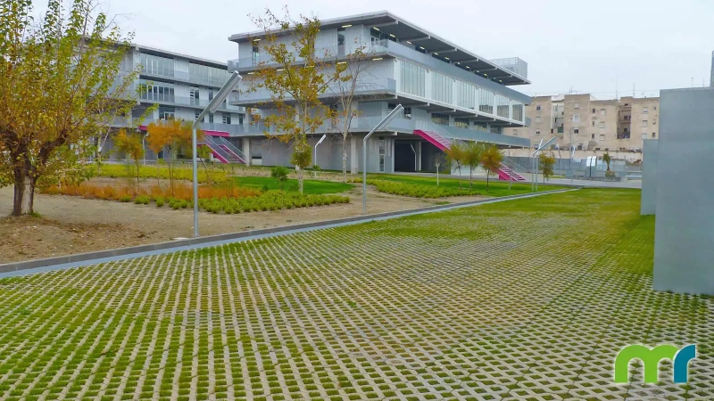 02_Campus-universitario_Lorca_baldosa_Nature_002 pavimento drenante Nature®